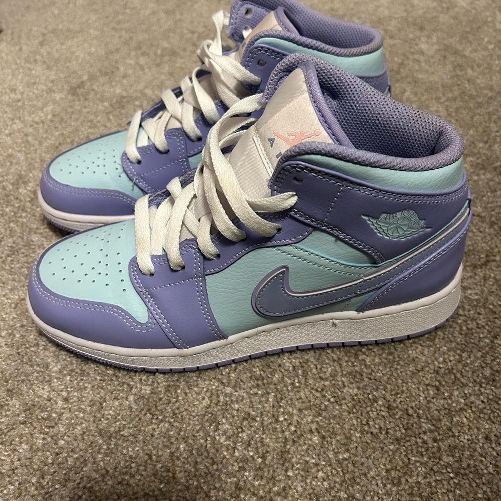 Jordan 1 Mid
